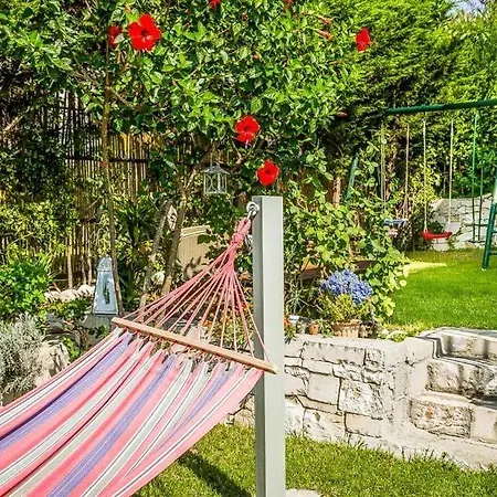 Ratzakli Sleeps 7 Pool Air Con Wifi