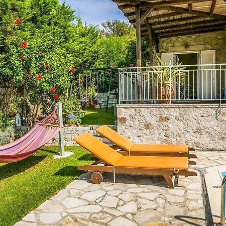 Ratzakli Sleeps 7 Pool Air Con Wifi *