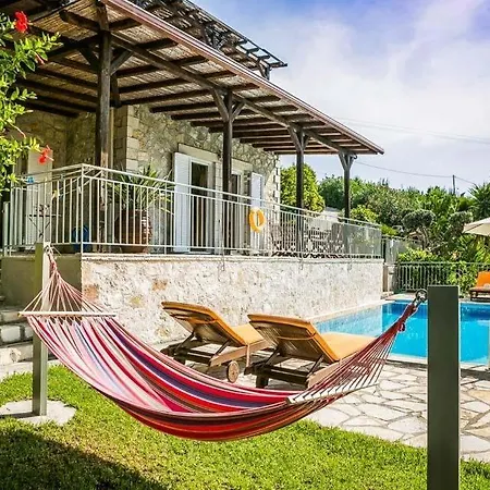Ratzakli Sleeps 7 Pool Air Con Wifi * Ratzaklíon